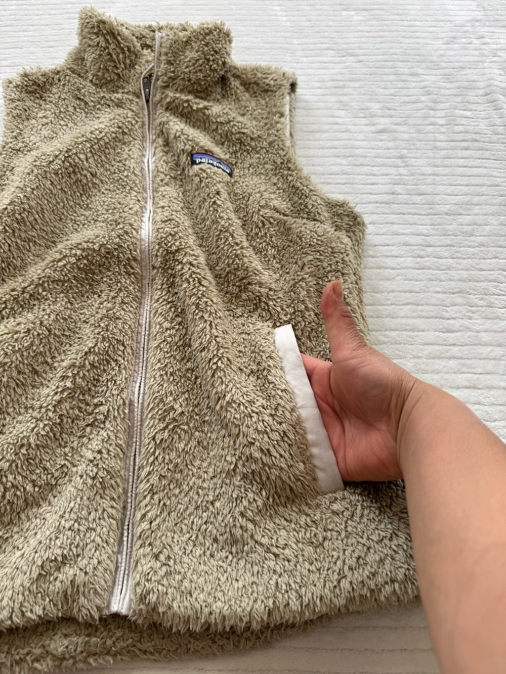 Patagonia Beige Taupe Sherpa Fleece Vest with Zip - Picture 6 of 11